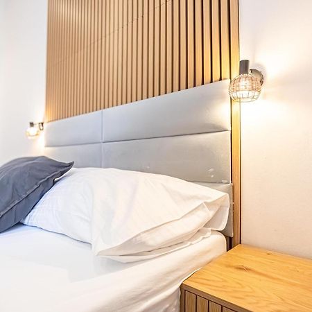 Wiener Stadthalle Boutique Rooms - Ideal For Couples エクステリア 写真