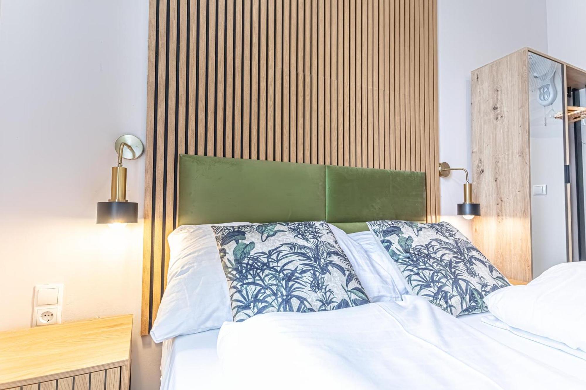 Wiener Stadthalle Boutique Rooms - Ideal For Couples エクステリア 写真