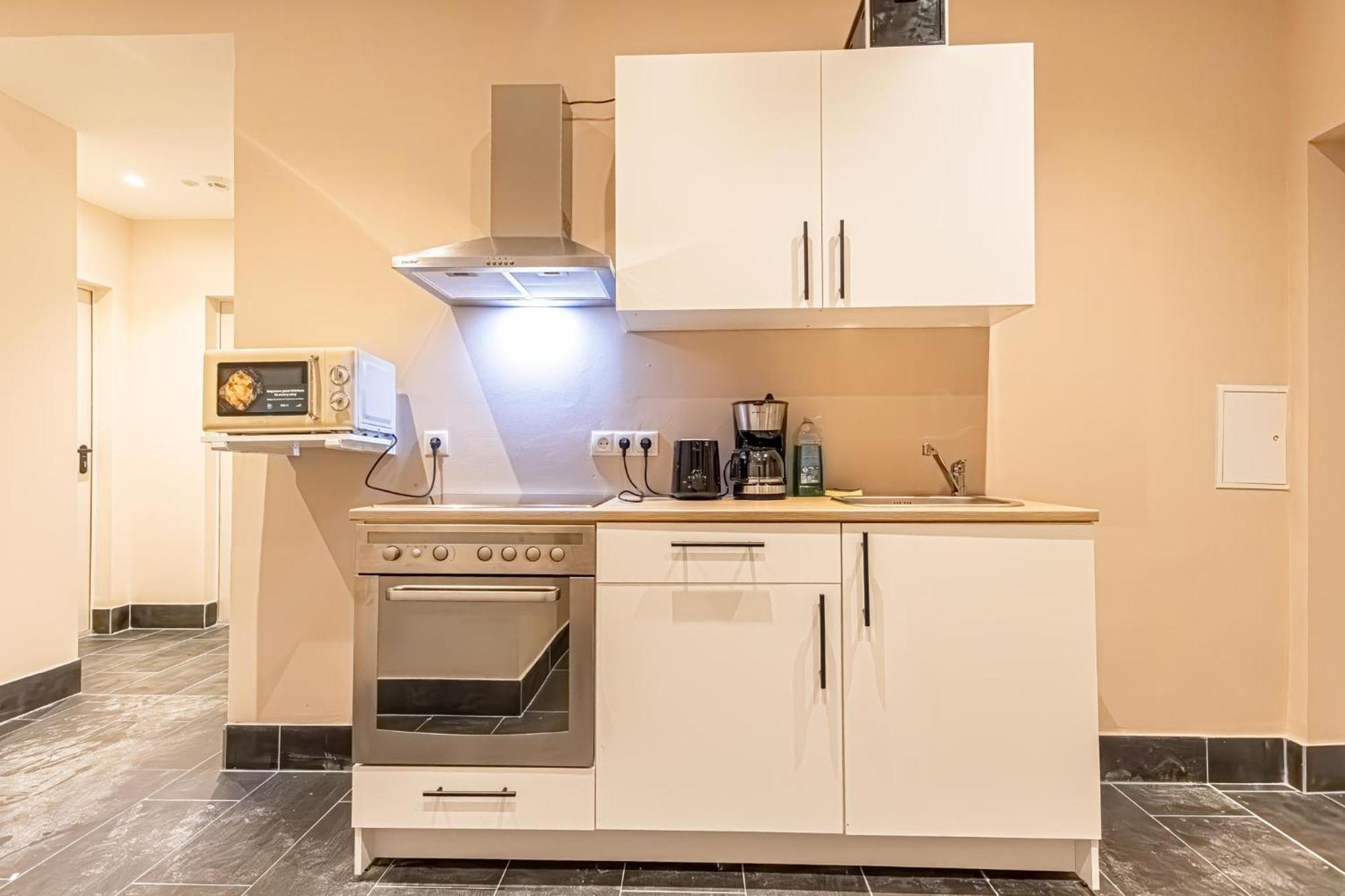 Wiener Stadthalle Boutique Rooms - Ideal For Couples エクステリア 写真