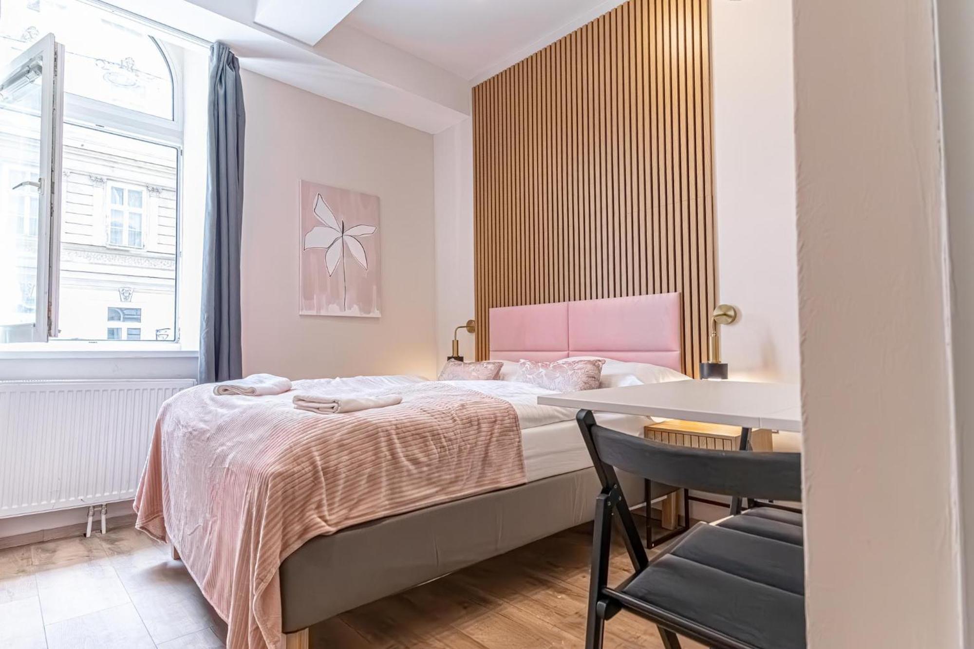 Wiener Stadthalle Boutique Rooms - Ideal For Couples エクステリア 写真