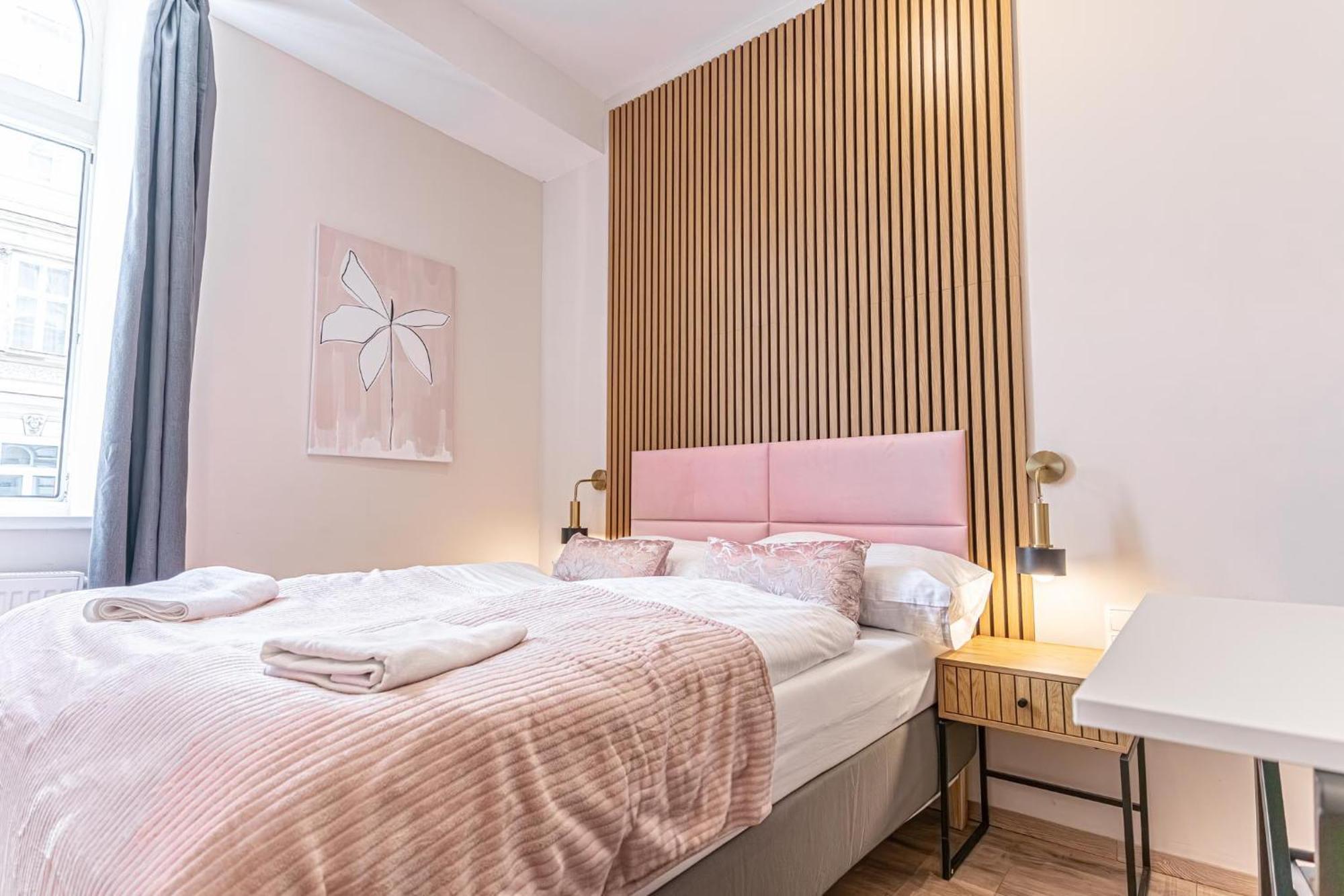 Wiener Stadthalle Boutique Rooms - Ideal For Couples エクステリア 写真