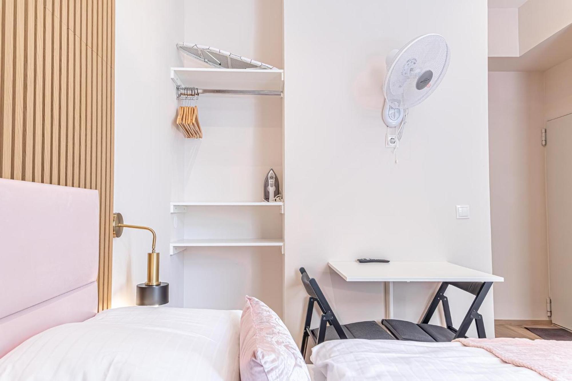 Wiener Stadthalle Boutique Rooms - Ideal For Couples エクステリア 写真