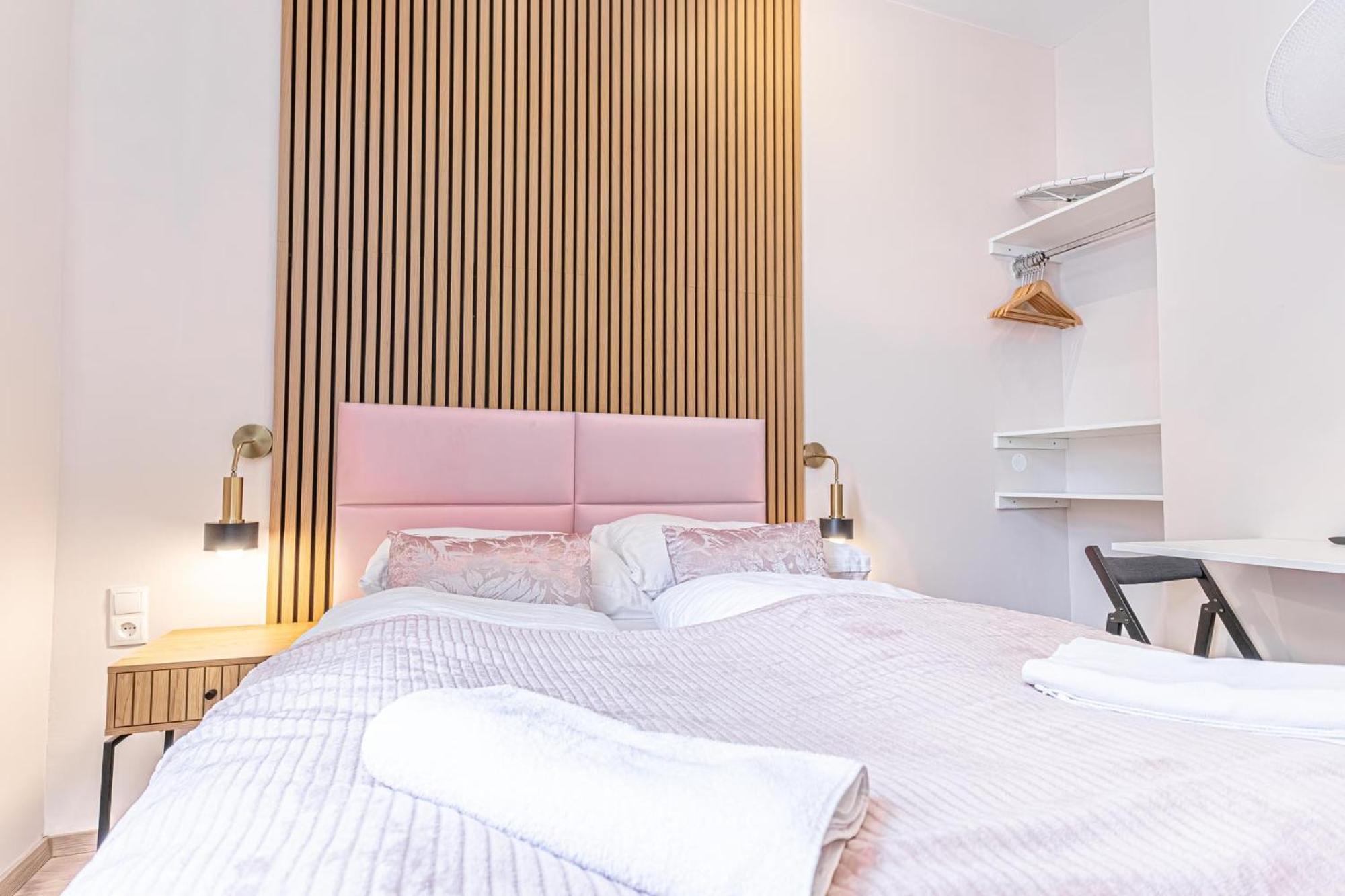 Wiener Stadthalle Boutique Rooms - Ideal For Couples エクステリア 写真