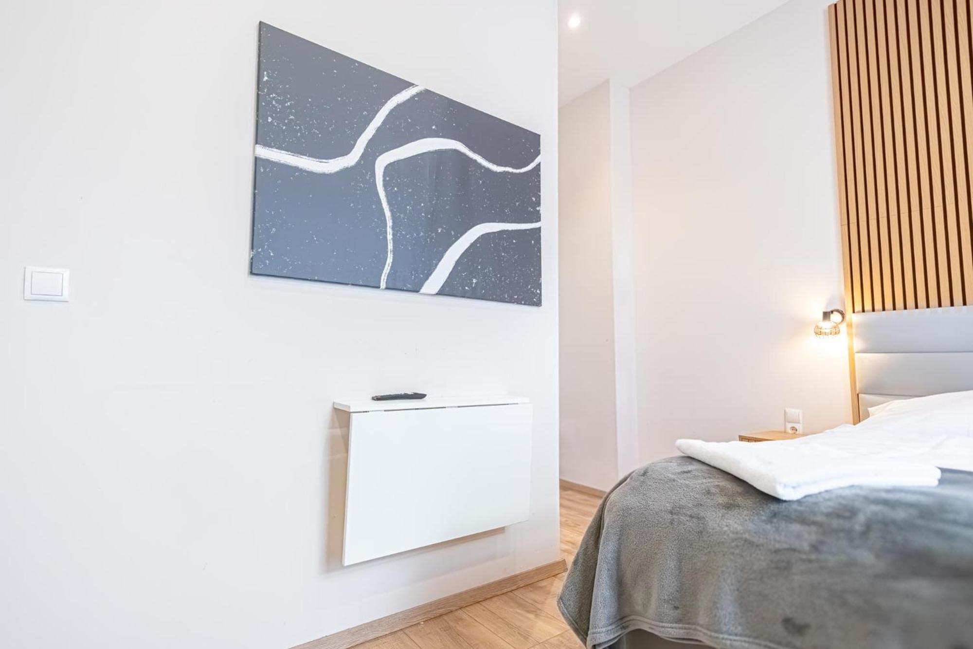 Wiener Stadthalle Boutique Rooms - Ideal For Couples エクステリア 写真